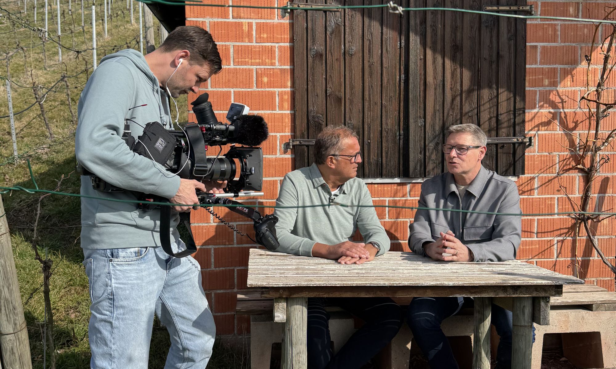 Jack Plooij besucht Bernd Mayländer im Weingut